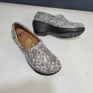 Nurse Mates Bryar Nursing Clog Size 9.5 M